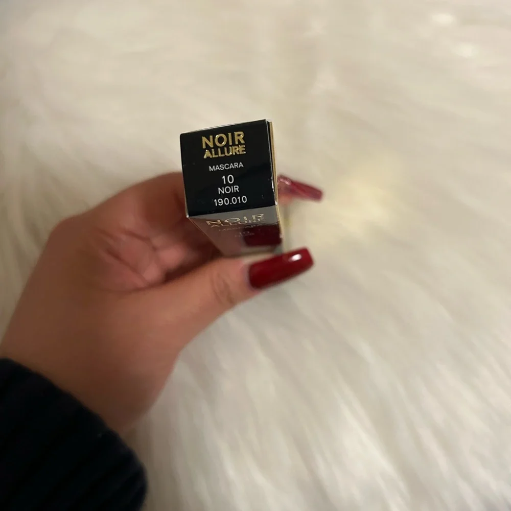 Chanel noir allure mascara